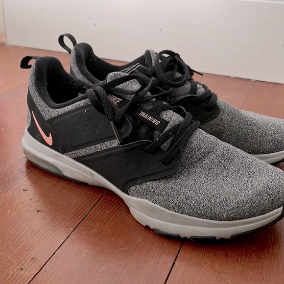 Nike Shoes - Womens Nike Shoe